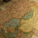 Oude wereldbol met Rusland, Centraal-Azië en China in beeld